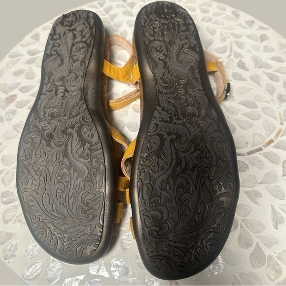 NEW NAOT Patricia Leather Women’s Sandal in Marigold Size 40 EU - Picture 11 of 16